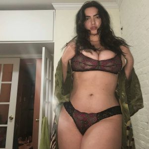 Tu viens passer la fin de soirée ? Mélissa - rencontre-Milf-Aubervilliers
