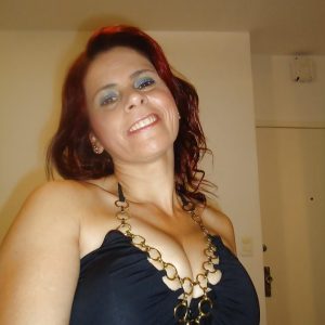 Moi qui t’écoute et t’embrasse Elise - rencontre-Milf-Mérignac