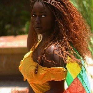 Sortie de douche et envie de balader à poil Aïssatou - rencontre-Black-Antibes
