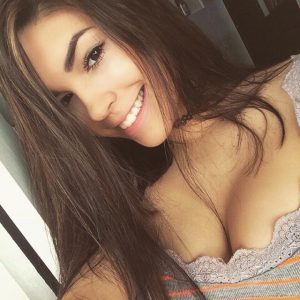 Baiser sans chichis ce soir Emma - rencontre-Teen-Cergy